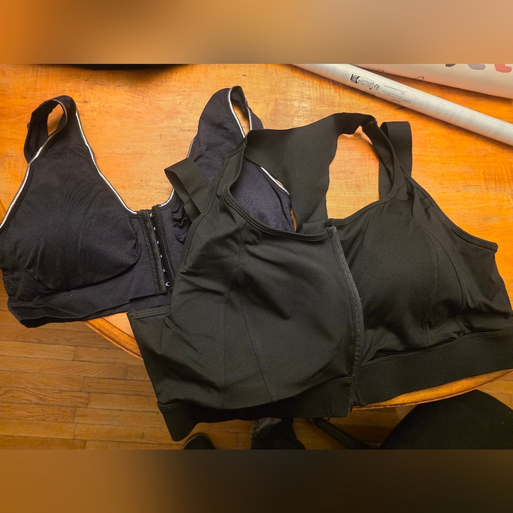 Black Front-Zip Sports Bra– Women’s Supportive Activewear - NWOT